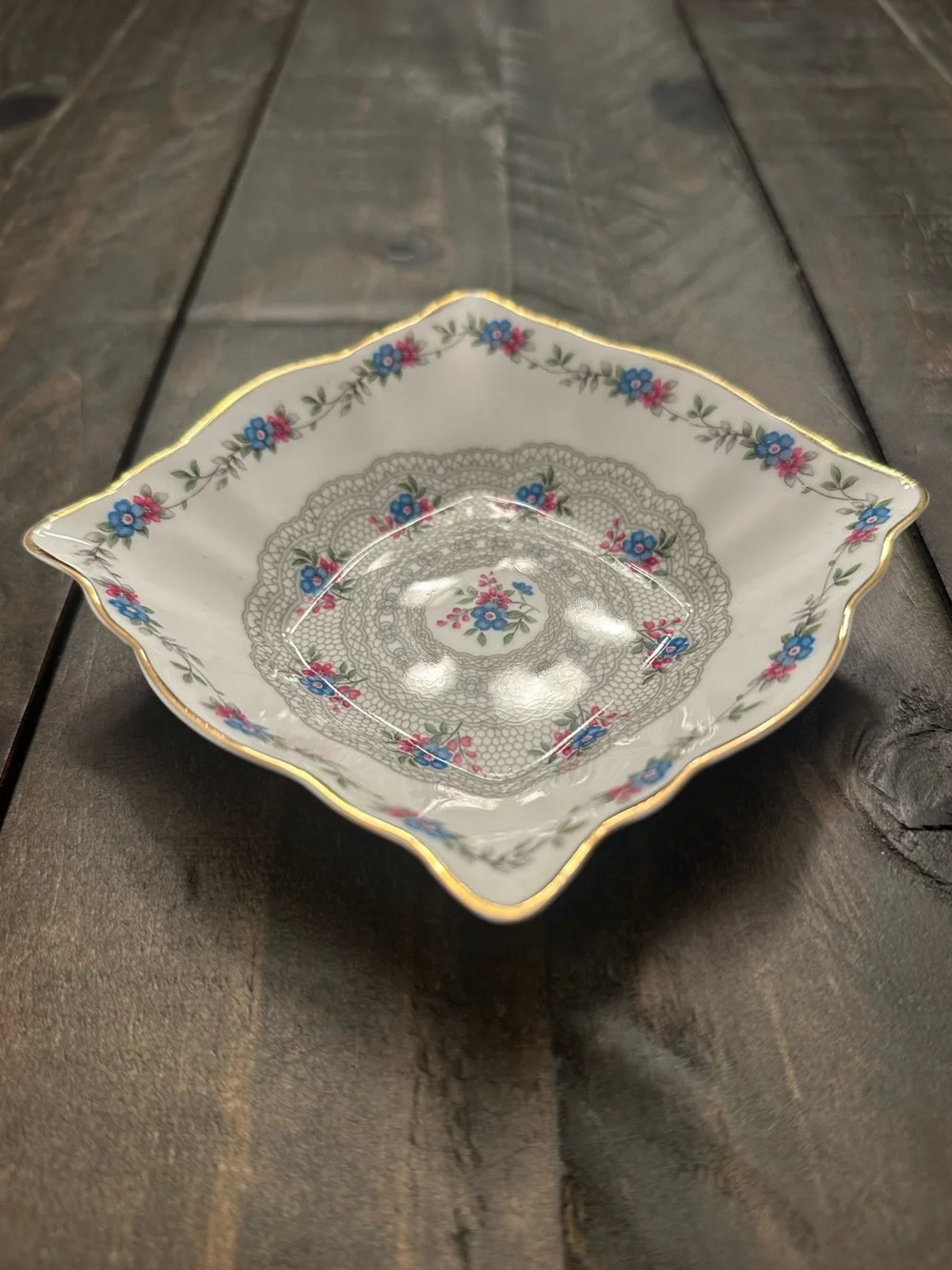 Vintage Tuscan Honiton Lace Trinket Dish Fine English Bone China